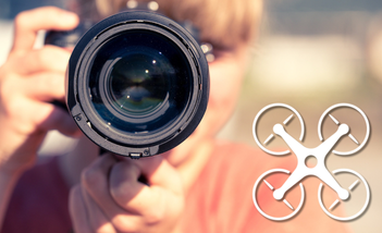 Une photographe de face en formation drone audiovisuel